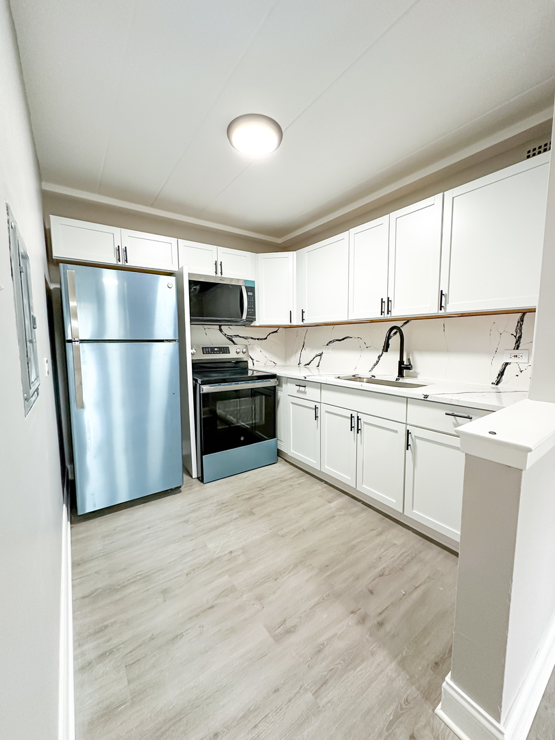 2035 W Granville Avenue C414