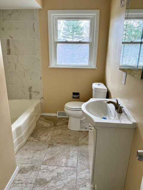 Tiny photo for 1811 West Main Street, Sleepy Hollow, IL 60118 (MLS # 12566038)