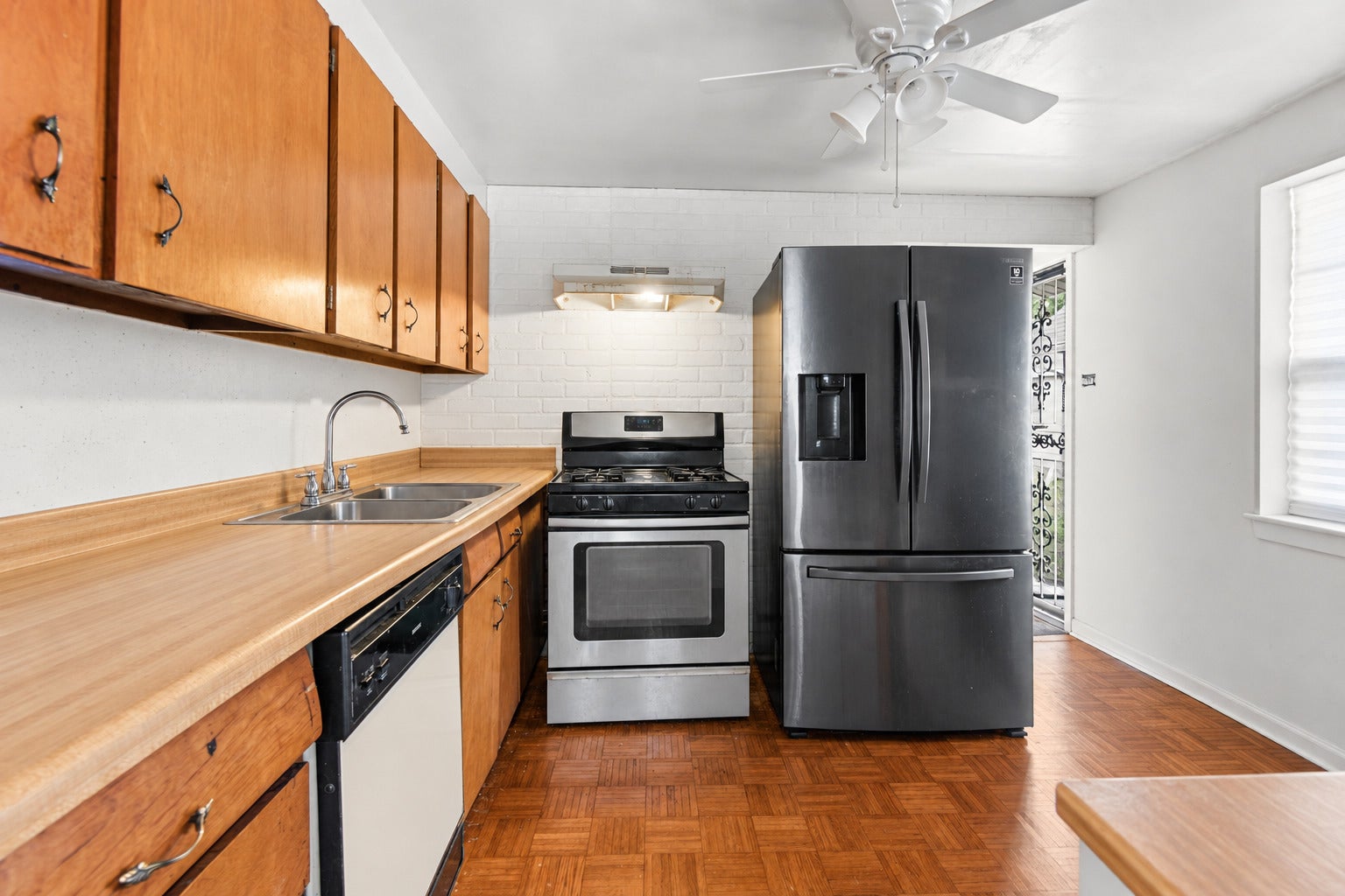 3907 W 168th Street