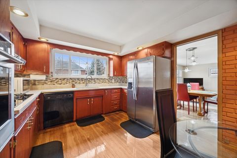 Tiny photo for 843 S Brainard Avenue, La Grange, IL 60525 (MLS # 12577531)