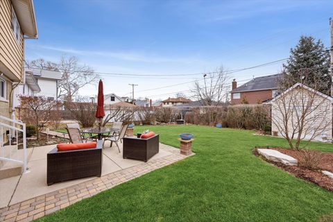 Tiny photo for 843 S Brainard Avenue, La Grange, IL 60525 (MLS # 12577531)