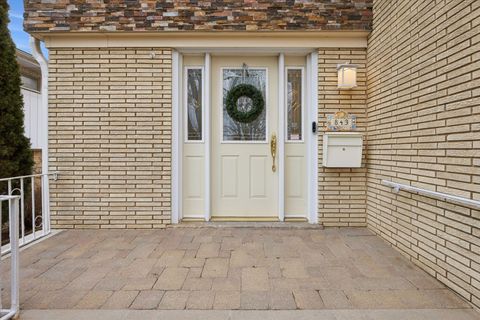 Tiny photo for 843 S Brainard Avenue, La Grange, IL 60525 (MLS # 12577531)