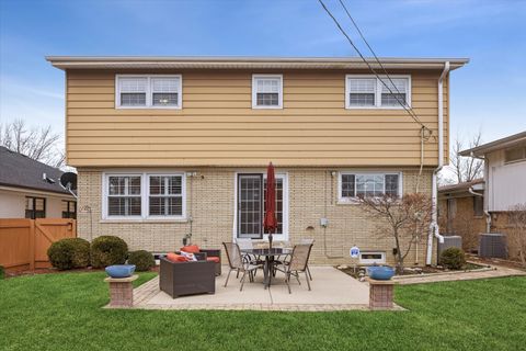 Tiny photo for 843 S Brainard Avenue, La Grange, IL 60525 (MLS # 12577531)