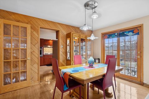 Tiny photo for 843 S Brainard Avenue, La Grange, IL 60525 (MLS # 12577531)