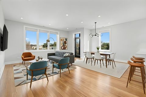 Tiny photo for 3653 W Barry Avenue #4E, Chicago, IL 60618 (MLS # 12516456)