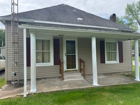 Photo of 818 E Belleville Avenue, Christopher, IL 62822 (MLS # 12618882)