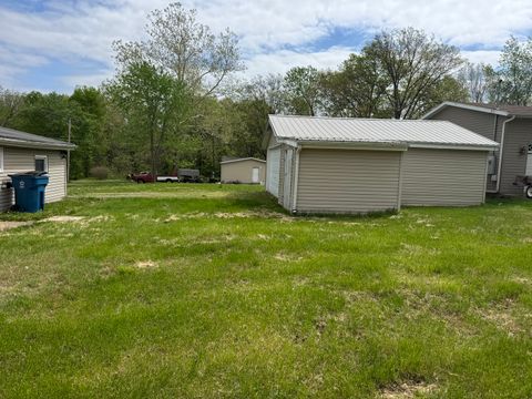 Tiny photo for 818 E Belleville Avenue, Christopher, IL 62822 (MLS # 12618882)