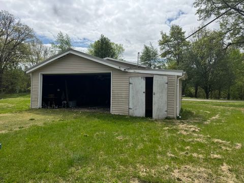 Tiny photo for 818 E Belleville Avenue, Christopher, IL 62822 (MLS # 12618882)
