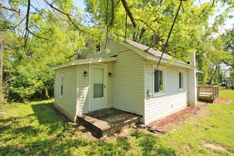Tiny photo for 338 E Lakeview Avenue, Round Lake Beach, IL 60073 (MLS # 12708986)