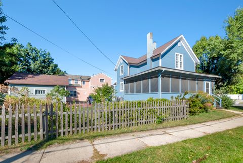 Photo of 302 Griswold Street, Elgin, IL 60123 (MLS # 12481469)