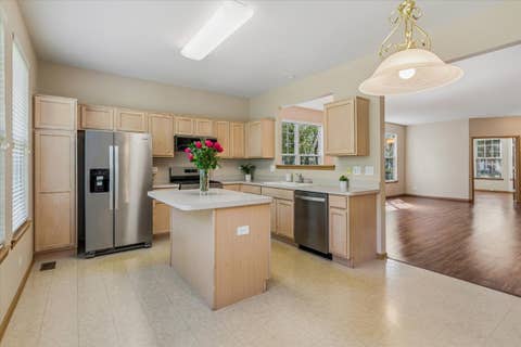 Tiny photo for 350 Woodhill Drive, Carol Stream, IL 60188 (MLS # 12705531)
