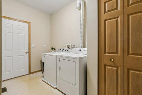 Tiny photo for 350 Woodhill Drive, Carol Stream, IL 60188 (MLS # 12705531)