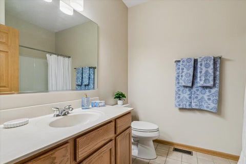 Tiny photo for 350 Woodhill Drive, Carol Stream, IL 60188 (MLS # 12705531)