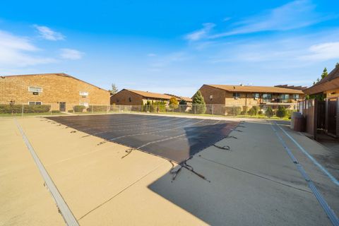 Tiny photo for 826 E Old Willow Road #103, Prospect Heights, IL 60070 (MLS # 12578315)