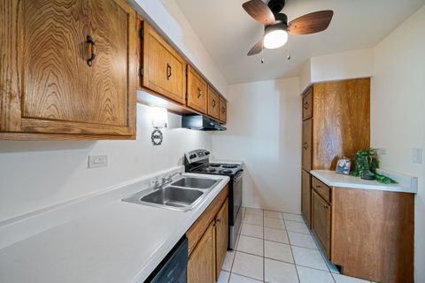 Tiny photo for 826 E Old Willow Road #103, Prospect Heights, IL 60070 (MLS # 12578315)