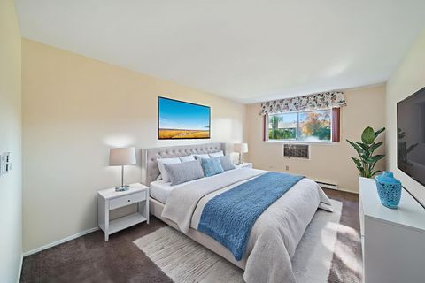 Tiny photo for 826 E Old Willow Road #103, Prospect Heights, IL 60070 (MLS # 12578315)