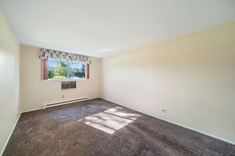 Tiny photo for 826 E Old Willow Road #103, Prospect Heights, IL 60070 (MLS # 12578315)