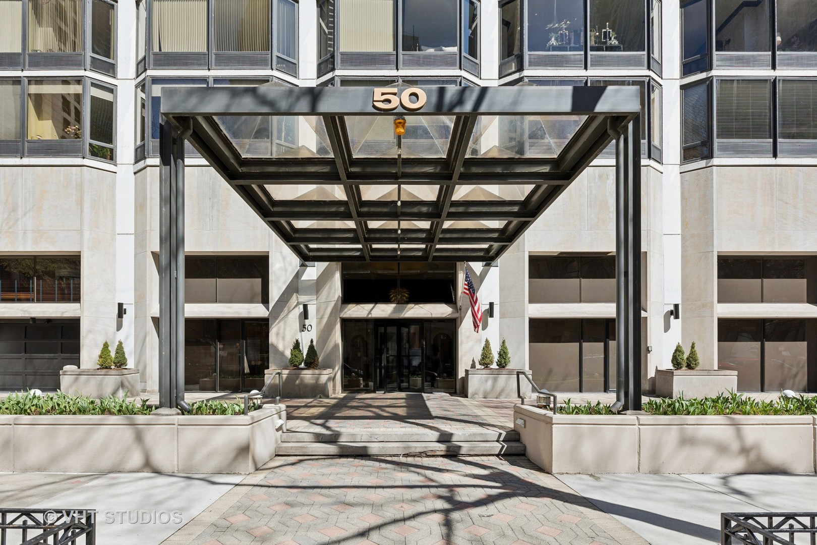 50 E Bellevue Place 605