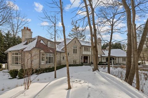 745 E Woodland Road Lake Forest IL 60045