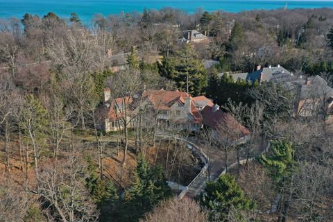 745 E Woodland Road Lake Forest IL 60045