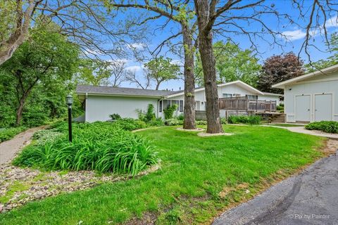 Tiny photo for 915 Royal Drive #A3, McHenry, IL 60050 (MLS # 12654239)