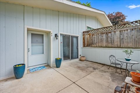 Tiny photo for 915 Royal Drive #A3, McHenry, IL 60050 (MLS # 12654239)