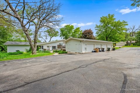 Tiny photo for 915 Royal Drive #A3, McHenry, IL 60050 (MLS # 12654239)