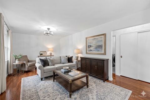 Tiny photo for 915 Royal Drive #A3, McHenry, IL 60050 (MLS # 12654239)