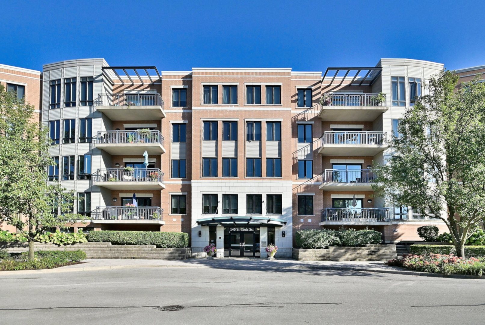 145 S York Street 404