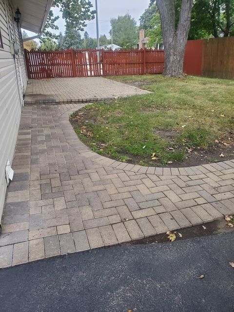 Tiny photo for 1426 Kings Road, Carpentersville, IL 60110 (MLS # 12497797)