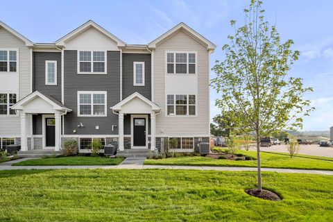 Photo of 1401 Oakfield Lane, Pingree Grove, IL 60140 (MLS # 12490974)