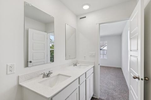 Tiny photo for 1401 Oakfield Lane, Pingree Grove, IL 60140 (MLS # 12490974)