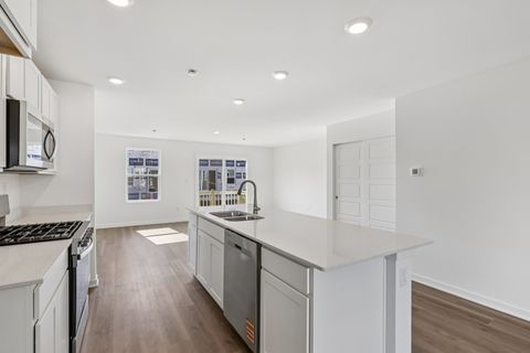 Tiny photo for 1401 Oakfield Lane, Pingree Grove, IL 60140 (MLS # 12490974)
