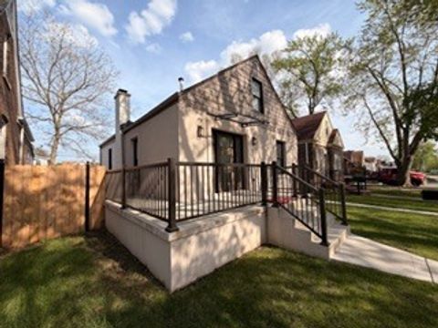 Tiny photo for 11055 S Avenue C, Chicago, IL 60617 (MLS # 12617866)