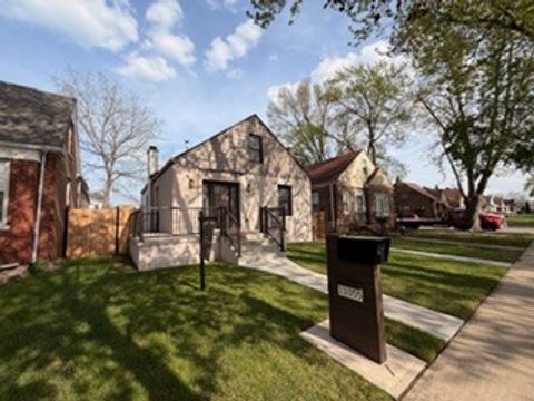 Tiny photo for 11055 S Avenue C, Chicago, IL 60617 (MLS # 12617866)
