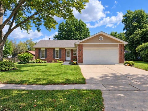 Photo of 1010 Fox Run Lane, Algonquin, IL 60102 (MLS # 12763296)