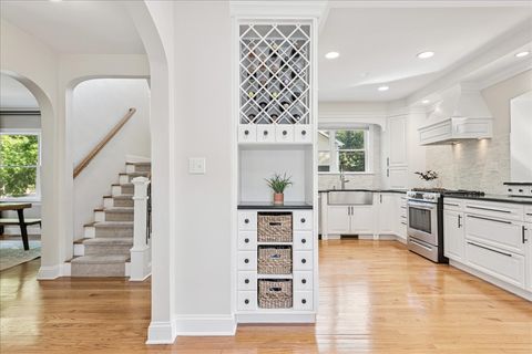 Tiny photo for 109 W Hillside Avenue, Barrington, IL 60010 (MLS # 12480367)