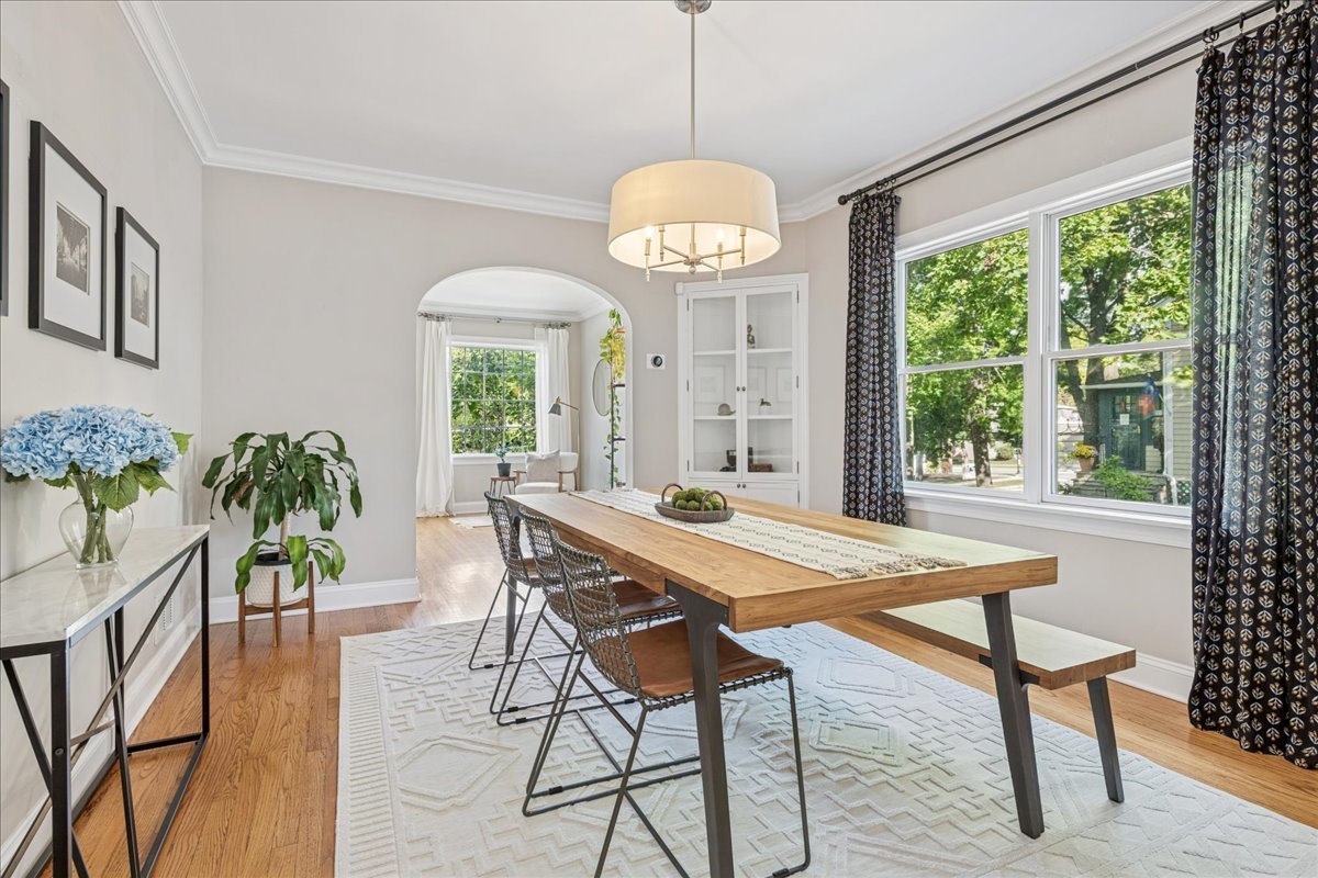 109 W Hillside Avenue