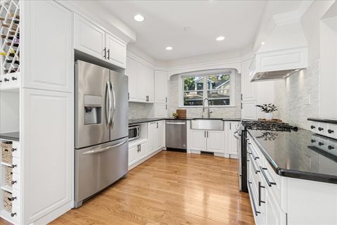 Tiny photo for 109 W Hillside Avenue, Barrington, IL 60010 (MLS # 12480367)