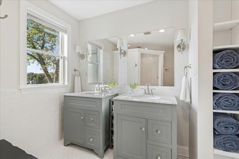 Tiny photo for 109 W Hillside Avenue, Barrington, IL 60010 (MLS # 12480367)