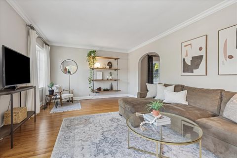 Tiny photo for 109 W Hillside Avenue, Barrington, IL 60010 (MLS # 12480367)