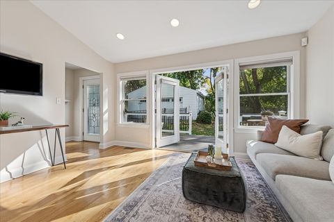 Tiny photo for 109 W Hillside Avenue, Barrington, IL 60010 (MLS # 12480367)