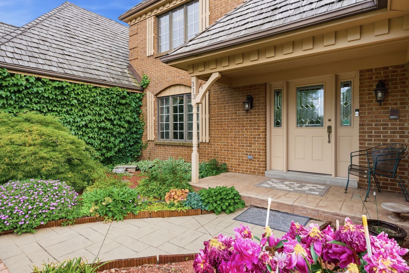 313 Trinity Lane