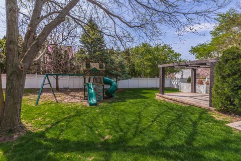 Tiny photo for 33 Derby Way, Bloomington, IL 61704 (MLS # 12619369)