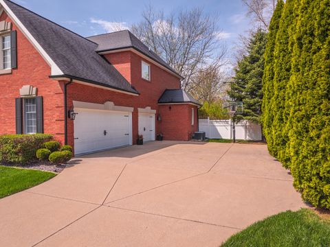 Tiny photo for 33 Derby Way, Bloomington, IL 61704 (MLS # 12619369)