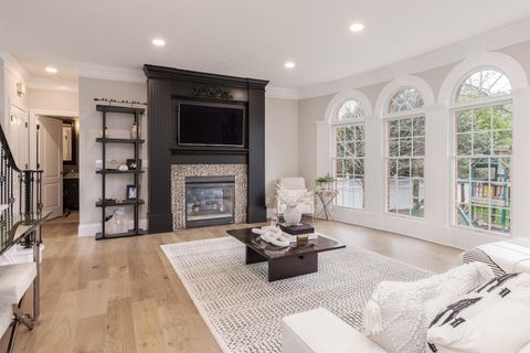 Tiny photo for 33 Derby Way, Bloomington, IL 61704 (MLS # 12619369)