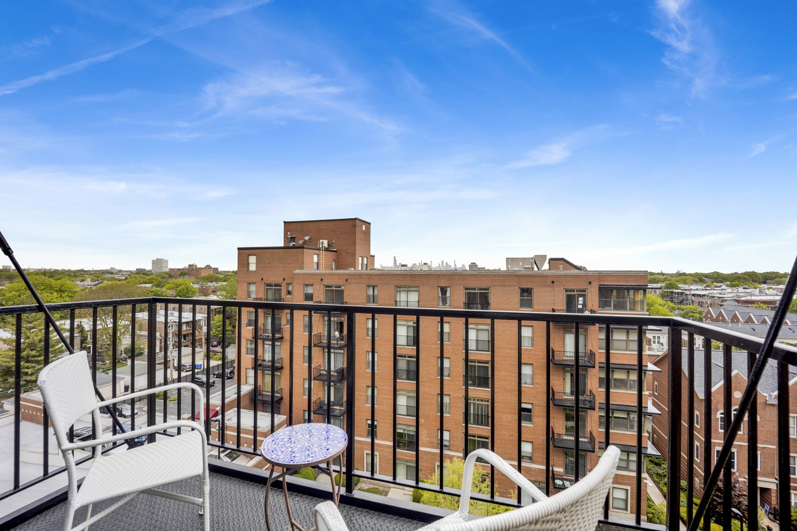 1000 E 53rd Street 603