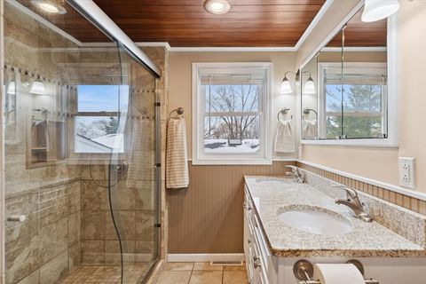 Tiny photo for 2309 Greenbriar Lane, Lindenhurst, IL 60046 (MLS # 12548686)