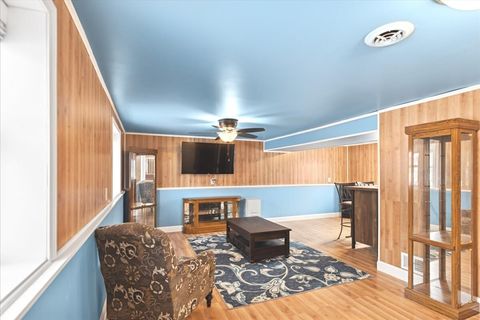 Tiny photo for 2309 Greenbriar Lane, Lindenhurst, IL 60046 (MLS # 12548686)