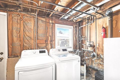 Tiny photo for 2309 Greenbriar Lane, Lindenhurst, IL 60046 (MLS # 12548686)